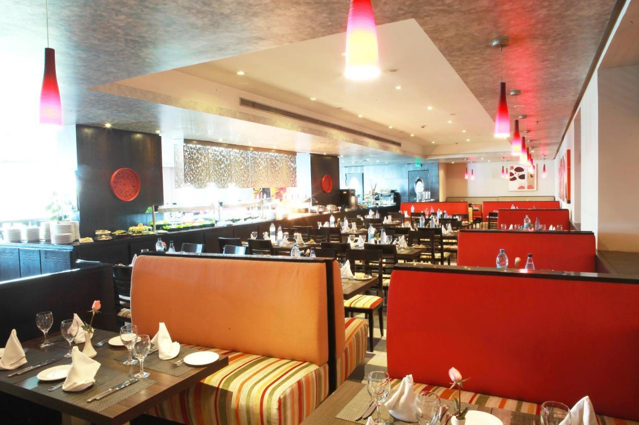 호텔 파라 카사블랑카 외부 사진 The interior of a typical buffet restaurant